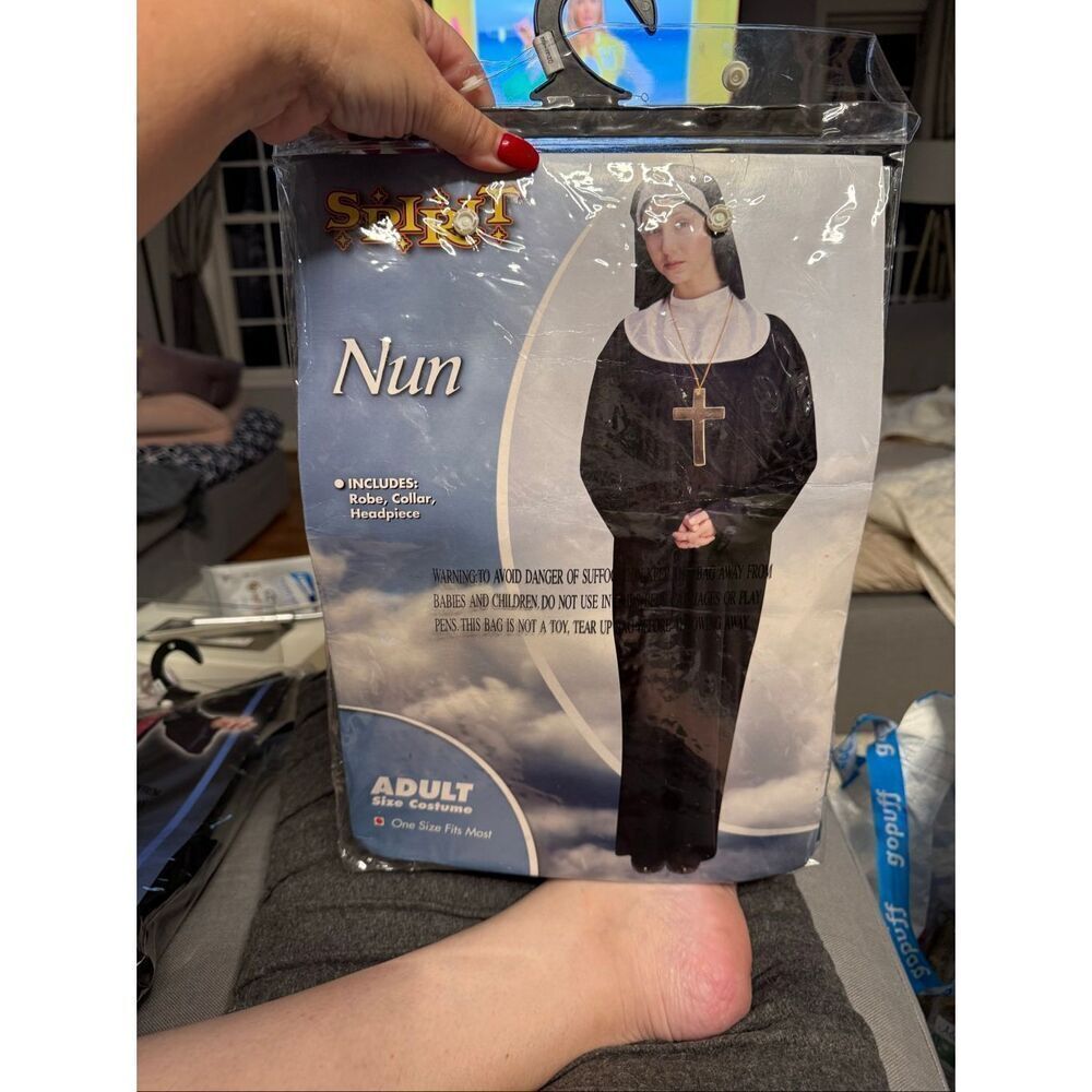 Spirit Halloween Nun Costume O/S EUC